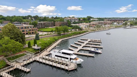 $1,395,000 | 425 Ferndale Road North, Wayzata, MN 55391