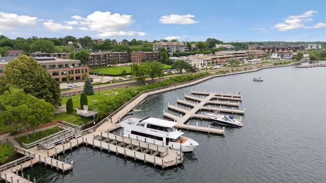 $1,395,000 | 425 Ferndale Road North, Wayzata, MN 55391