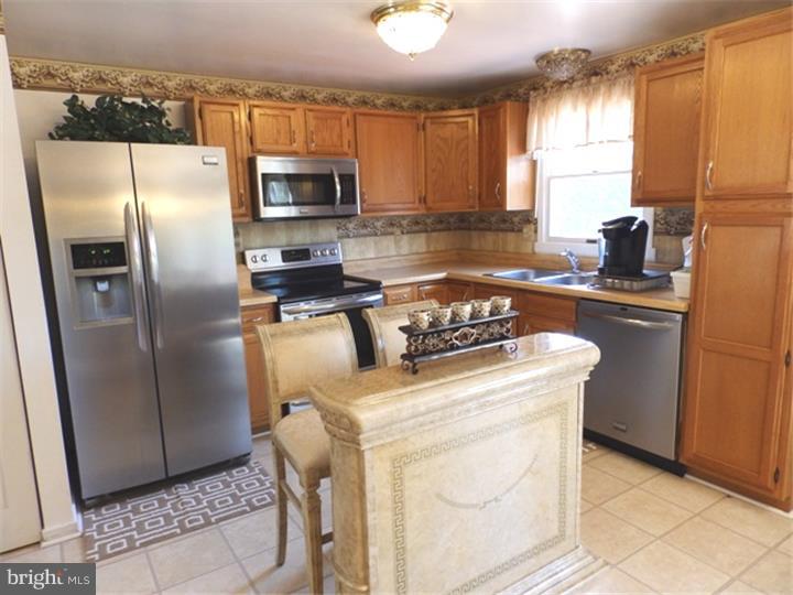 22 Georgetown Road Wrightstown, NJ 08562 - Photo 3 of 20