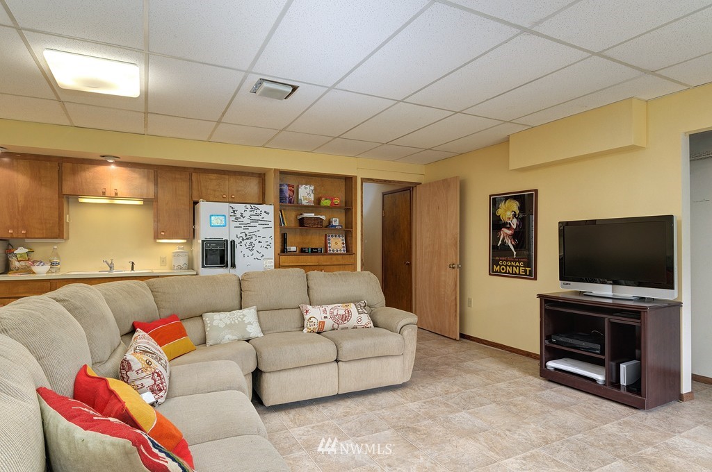 22295 Port Gamble Road Northeast Poulsbo, WA 98370 - Photo 16 of 25 Gallery Image 16