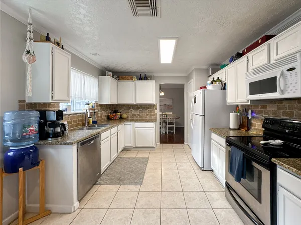 $2,290 | 2909 Laurelridge Drive, League City, TX 77573