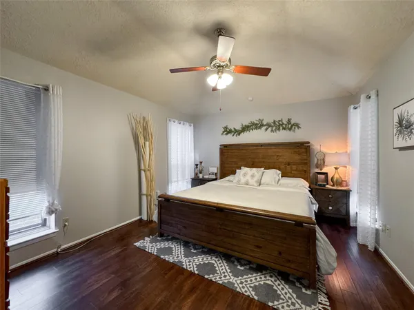 $2,290 | 2909 Laurelridge Drive, League City, TX 77573