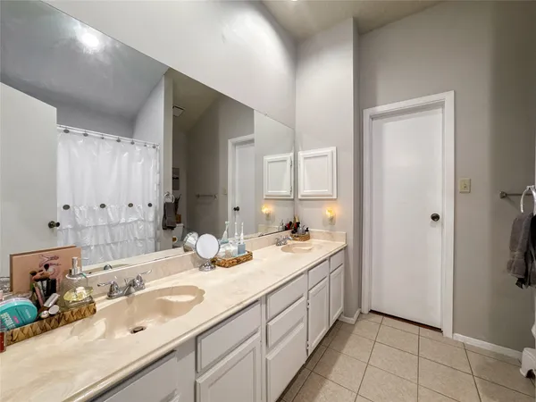 $2,290 | 2909 Laurelridge Drive, League City, TX 77573
