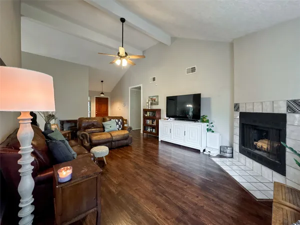 $2,290 | 2909 Laurelridge Drive, League City, TX 77573