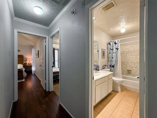 $2,290 | 2909 Laurelridge Drive, League City, TX 77573