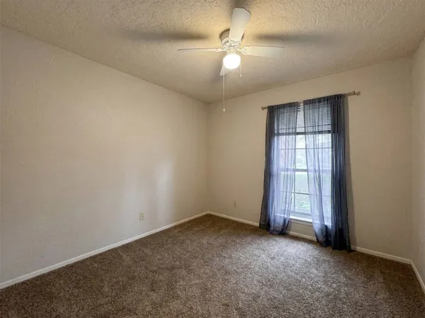 $2,290 | 2909 Laurelridge Drive, League City, TX 77573