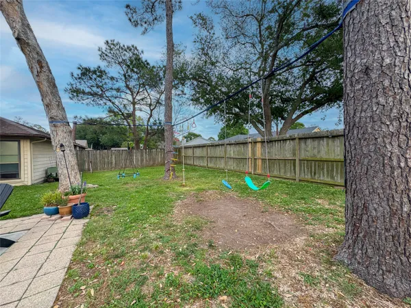 $2,290 | 2909 Laurelridge Drive, League City, TX 77573
