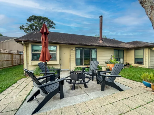 $2,290 | 2909 Laurelridge Drive, League City, TX 77573