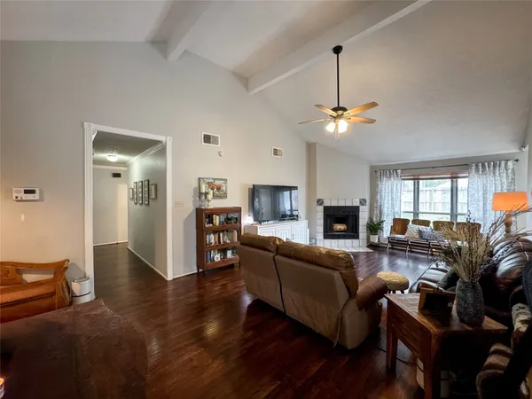 $2,290 | 2909 Laurelridge Drive, League City, TX 77573