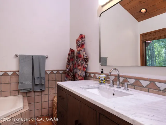 $1,800,000 | 2217 Apsaroke Trail, Tetonia, ID 83452