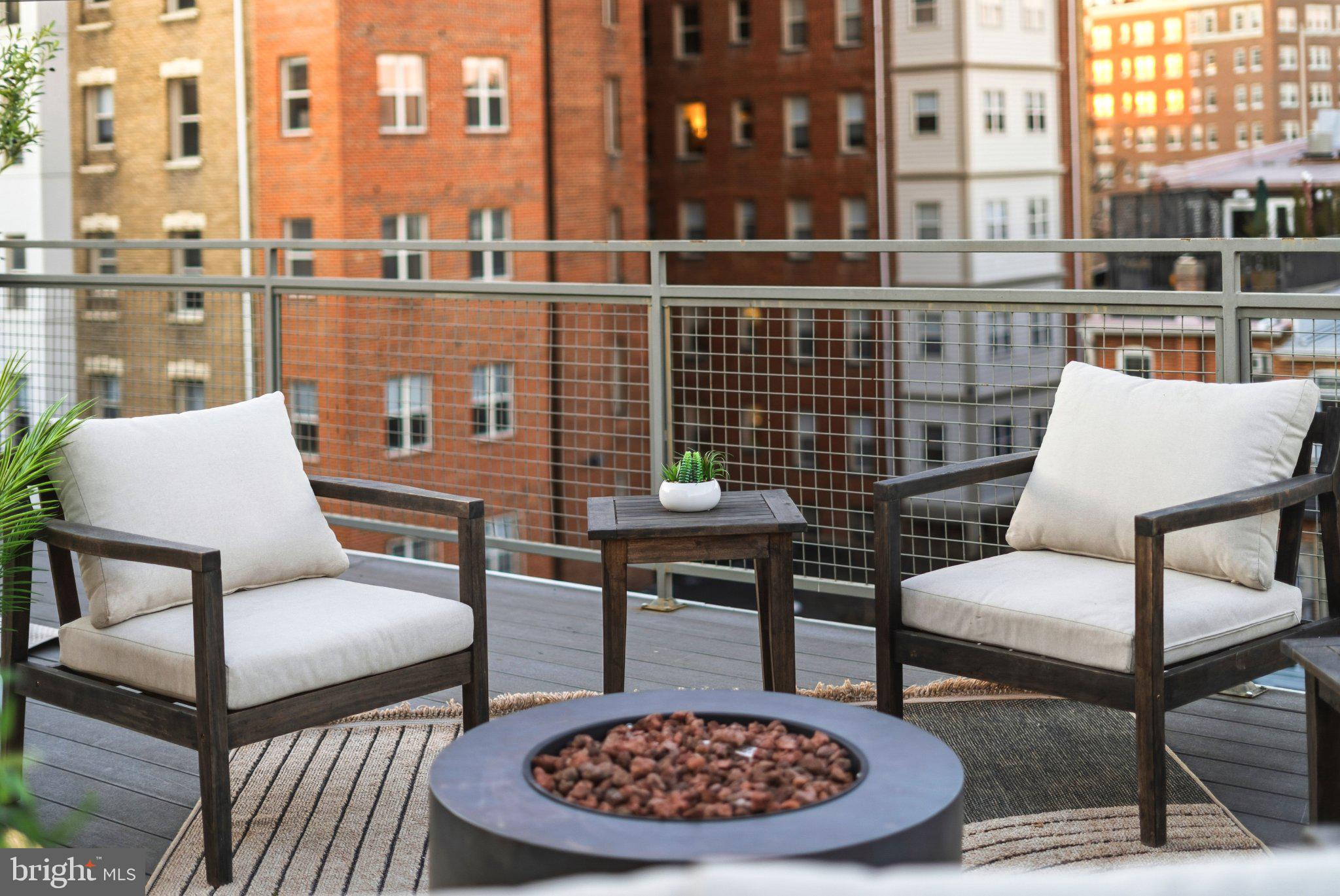 1837 Kalorama Road Northwest, Unit F Washington, DC 20009 - Photo 37 of 42 Urban oasis with cozy seating.