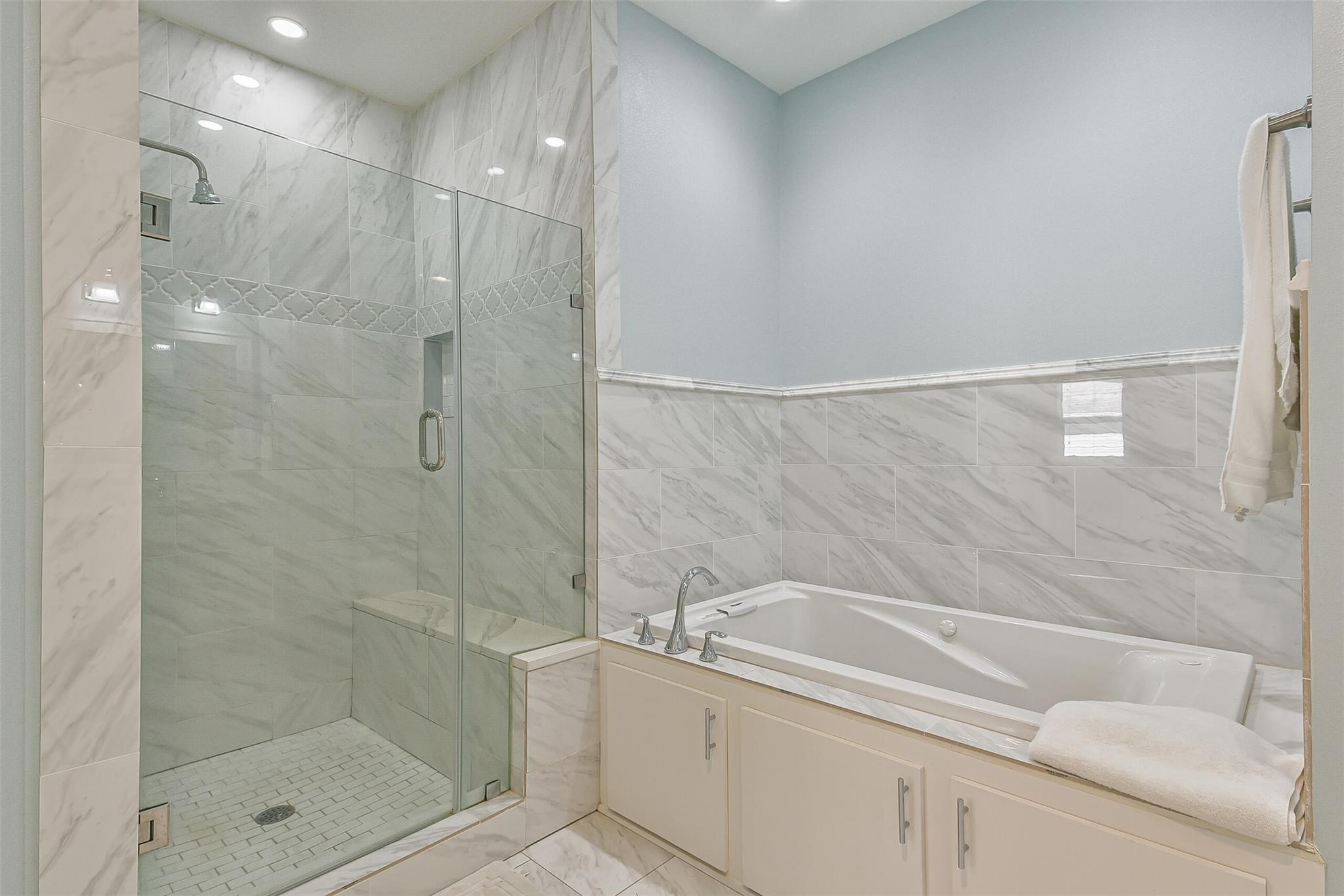 18659 Clover Path Porter, TX 77365 - Photo 21 of 31 primary bath