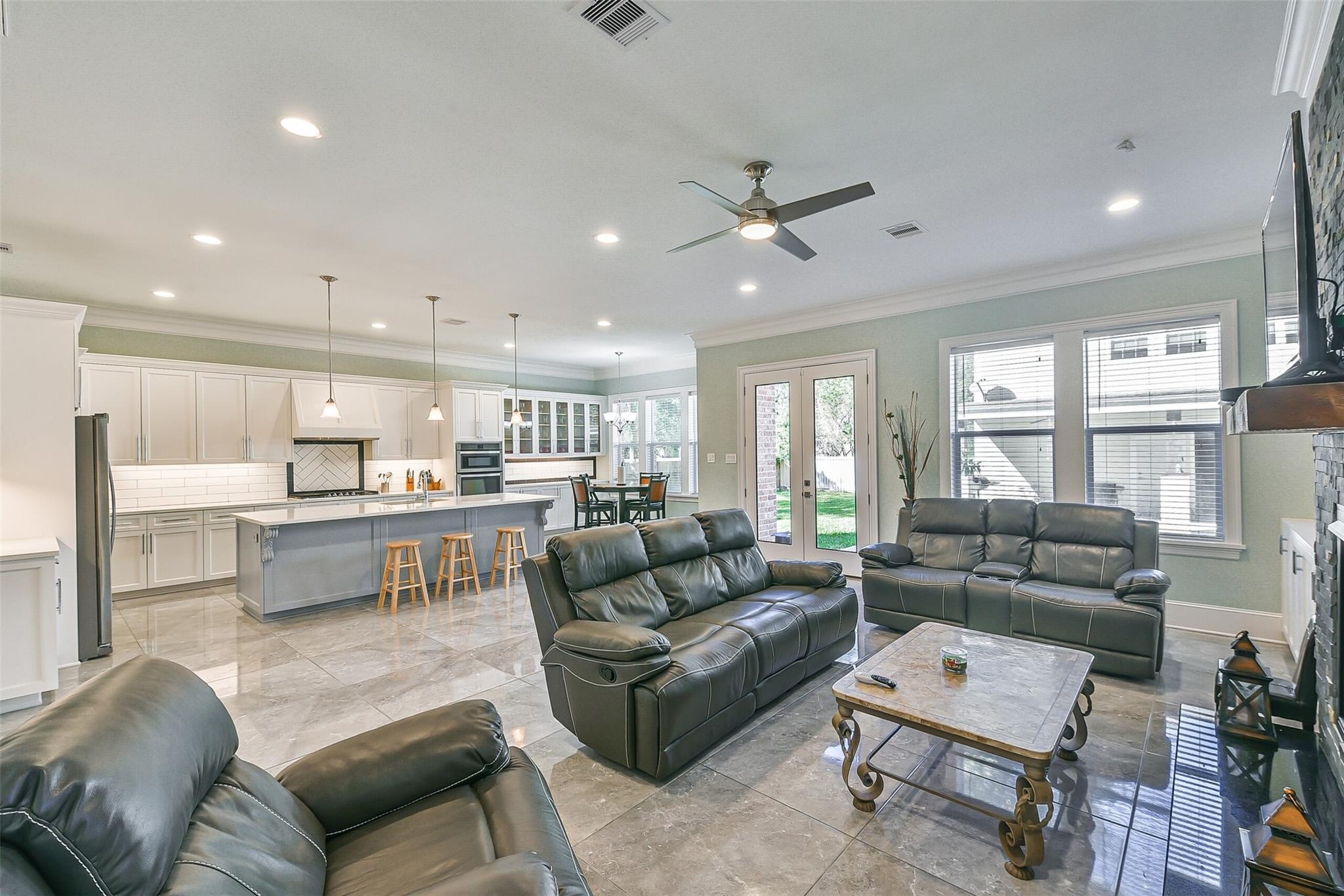 18659 Clover Path Porter, TX 77365 - Photo 4 of 31 Living Room