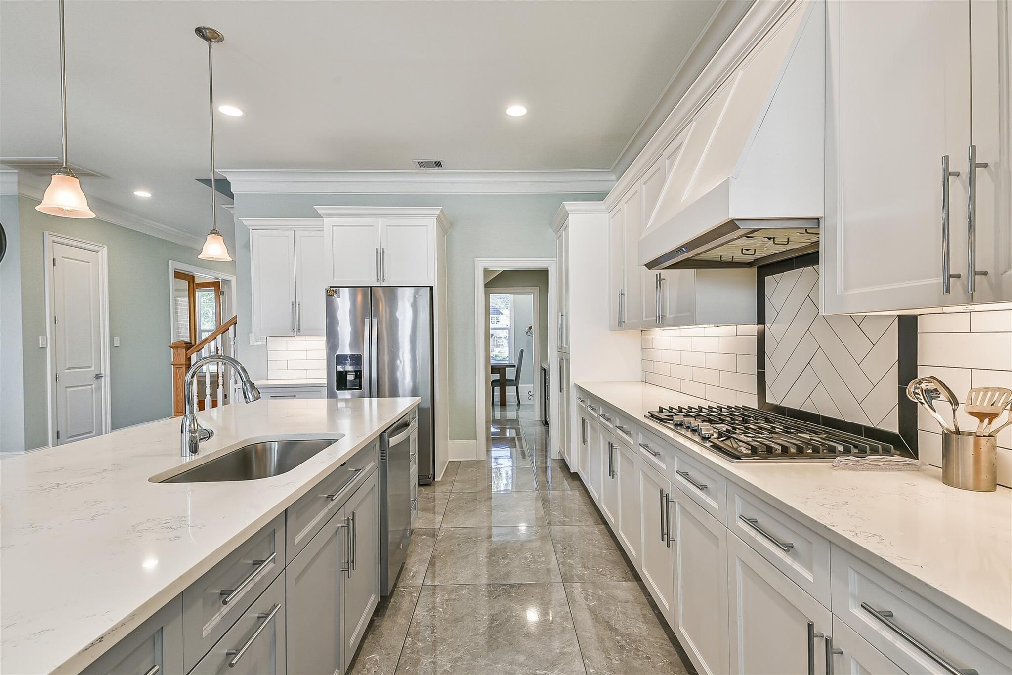 18659 Clover Path Porter, TX 77365 - Photo 8 of 31 Kitchen