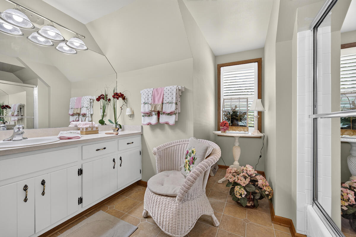 8419 110th Avenue Pleasant Prairie, WI 53158 - Photo 25 of 41 8419 Primary bath