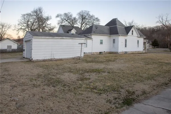 $179,900 | 608 Park Avenue, Excelsior Springs, MO 64024