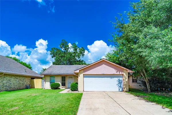 $1,850 | 17003 Enchanted Circle West, Sugar Land, TX 77498