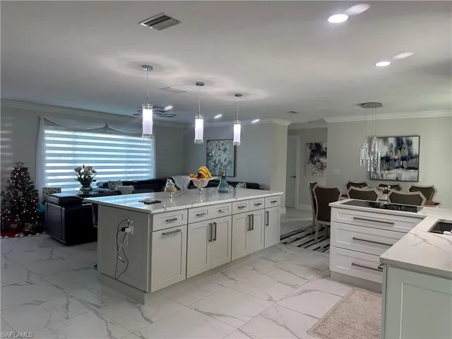 $2,000 | 200 Southwest 10th Terrace, Cape Coral, FL 33991