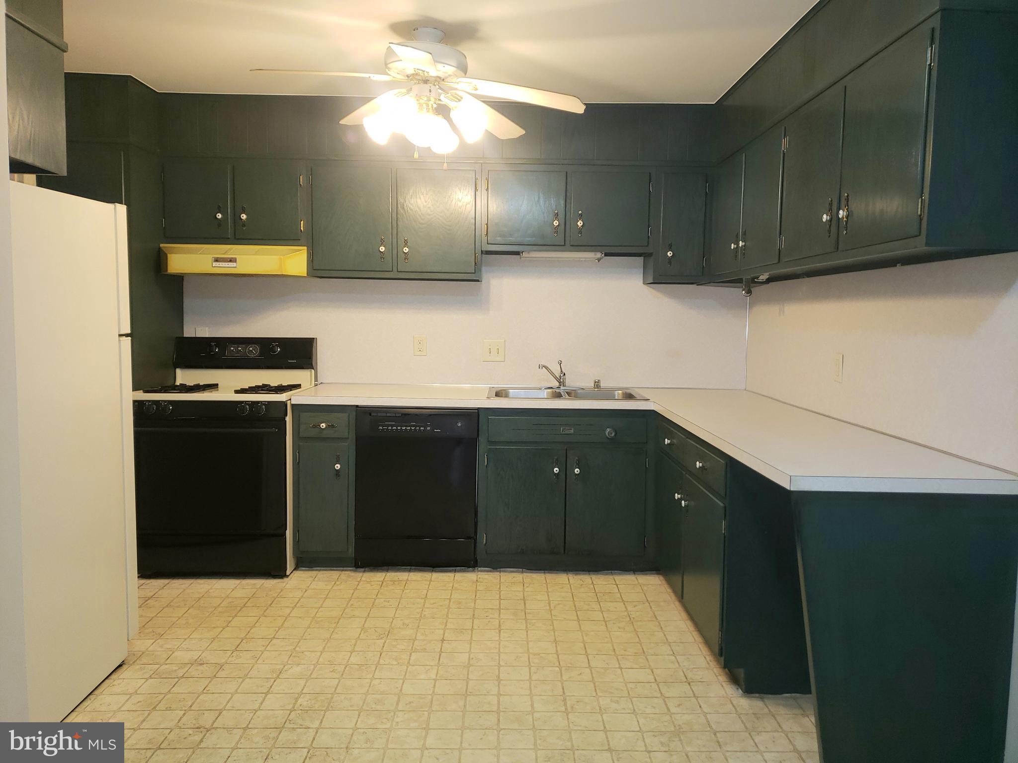 1375 Pershing Boulevard, Unit 307 Reading, PA 19607 - Photo 8 of 19 Enter to large living room and dining area