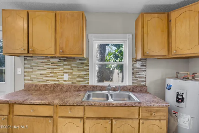 $1,430 | 605 1st Avenue, New Bern, NC 28560