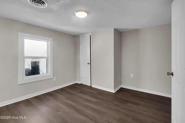 $1,430 | 605 1st Avenue, New Bern, NC 28560