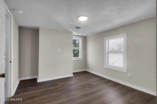 $1,430 | 605 1st Avenue, New Bern, NC 28560