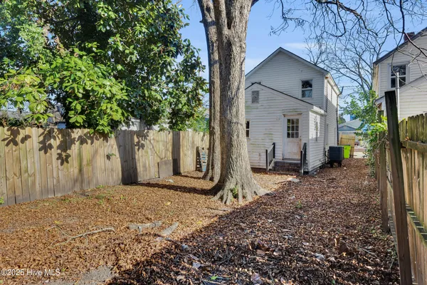 $1,395 | 605 1st Avenue, New Bern, NC 28560