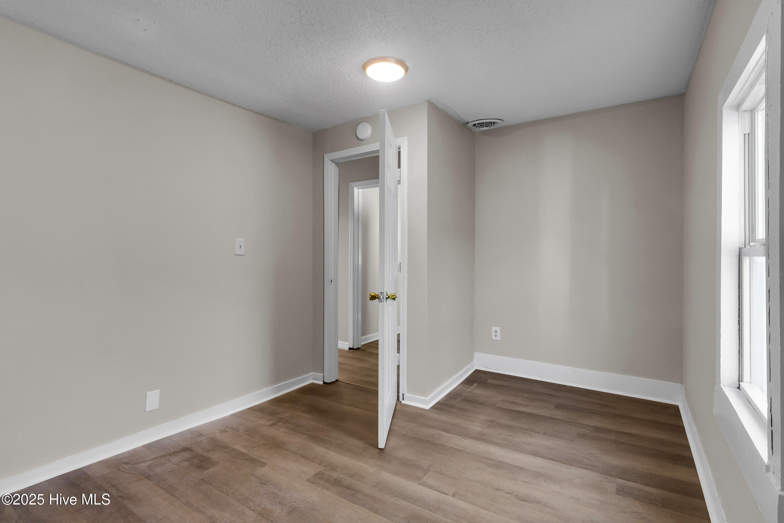 605 1st Avenue New Bern, NC 28560 - Photo 7 of 25 7_6