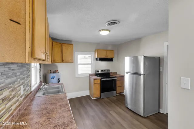 $1,430 | 605 1st Avenue, New Bern, NC 28560