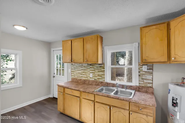 $1,430 | 605 1st Avenue, New Bern, NC 28560