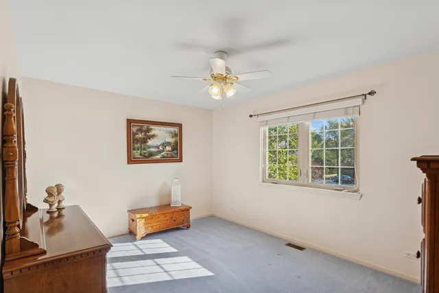 $389,000 | 706 Owl Creek Lane, Gurnee, IL 60031