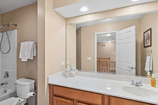 $389,000 | 706 Owl Creek Lane, Gurnee, IL 60031