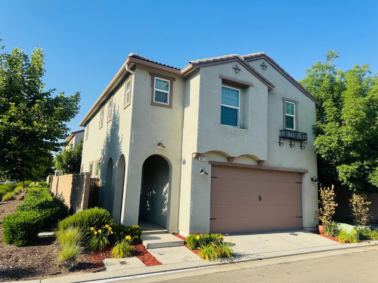 3673 Artistry Way Clovis, CA 93619 - Photo 2 of 20