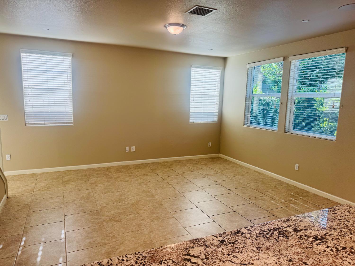 3673 Artistry Way Clovis, CA 93619 - Photo 9 of 20