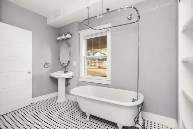 $2,060 | 611 South 14th Street, Unit B, Nashville, TN 37206