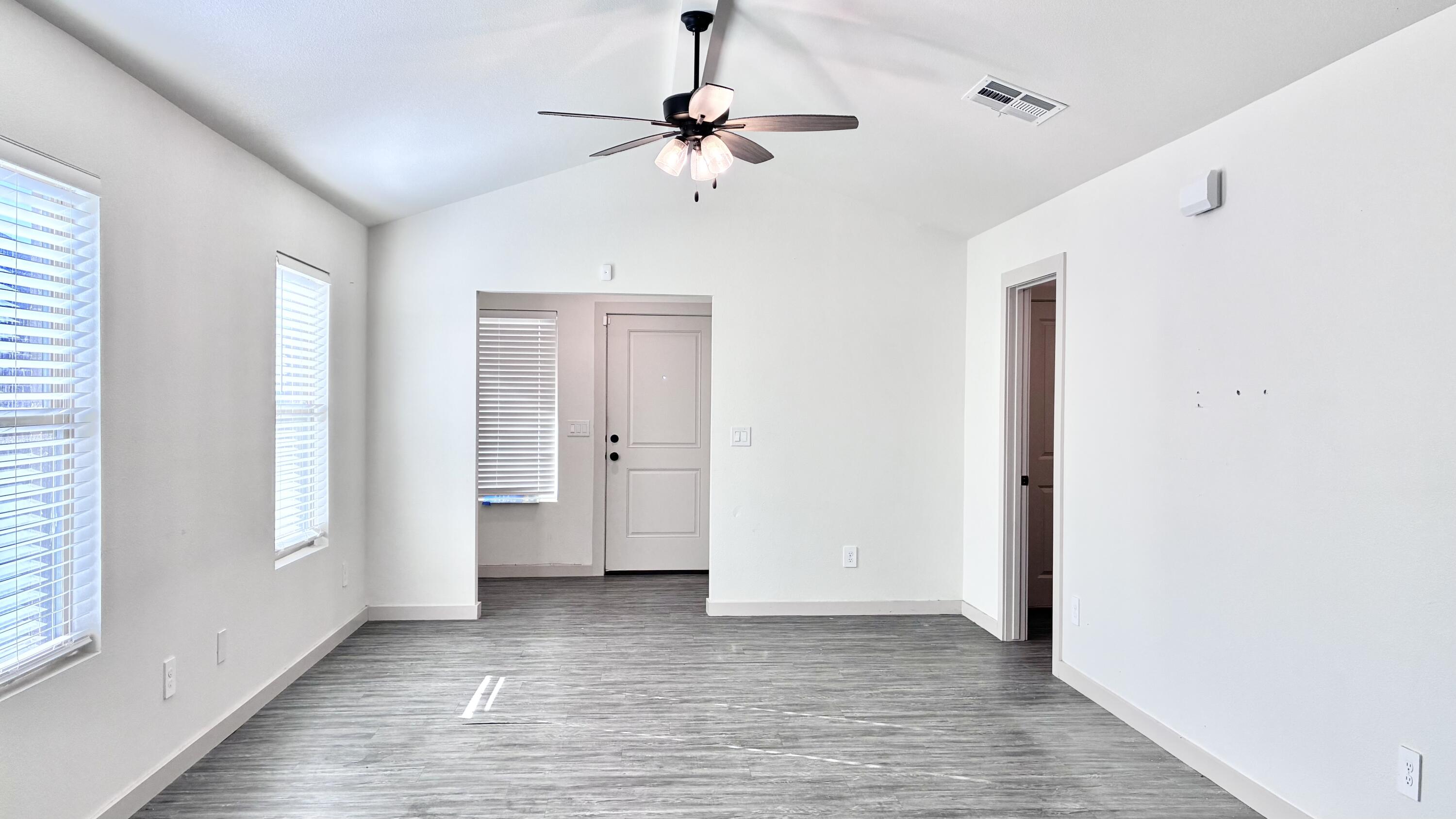 7705 Date Avenue Lubbock, TX 79404 - Photo 4 of 22 IMG_4935