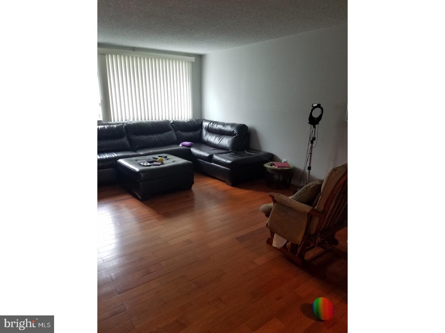 9131 Ashton Road Philadelphia, PA 19114 - Photo 2 of 20 Living Room