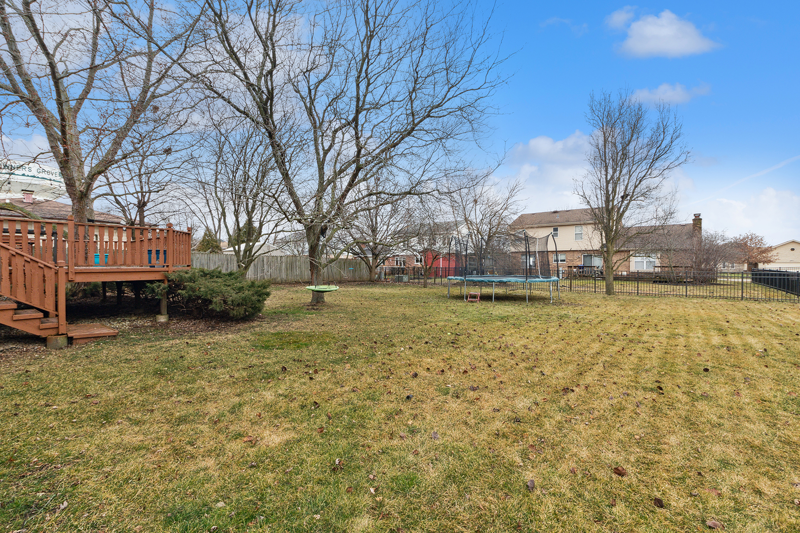 1813 Newport Road Downers Grove, IL 60516 - Photo 21 of 23 a view of a yard with a house