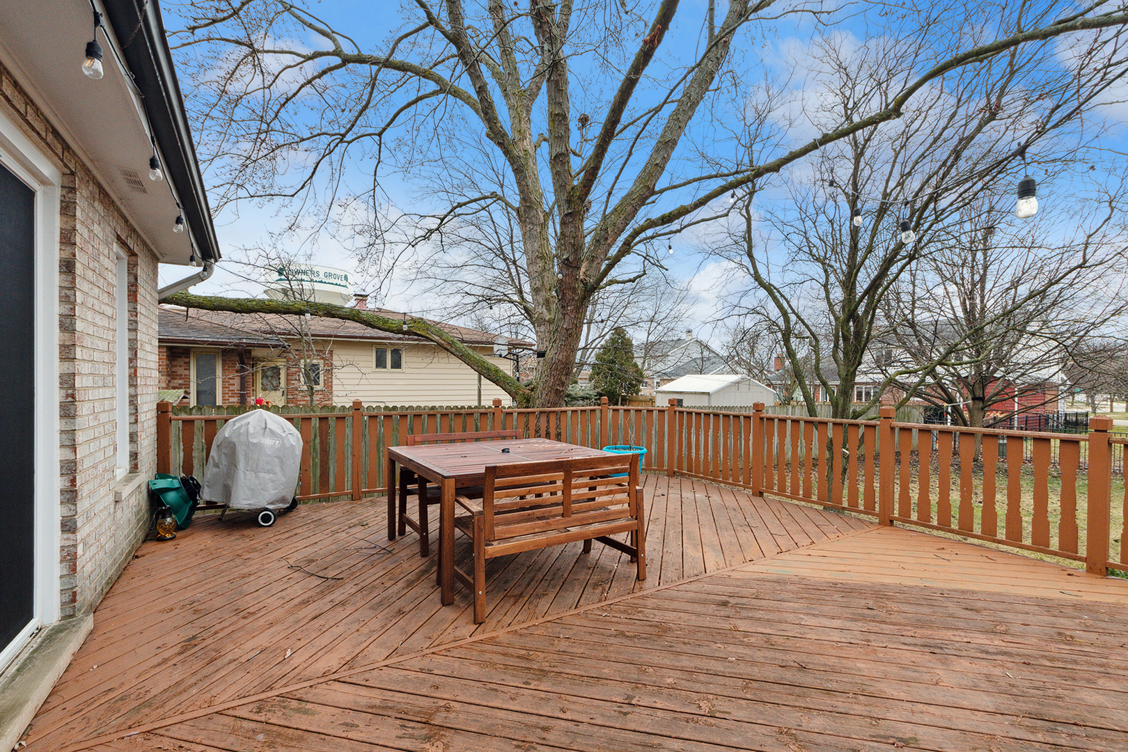 1813 Newport Road Downers Grove, IL 60516 - Photo 22 of 23 a view of outdoor space with seating space