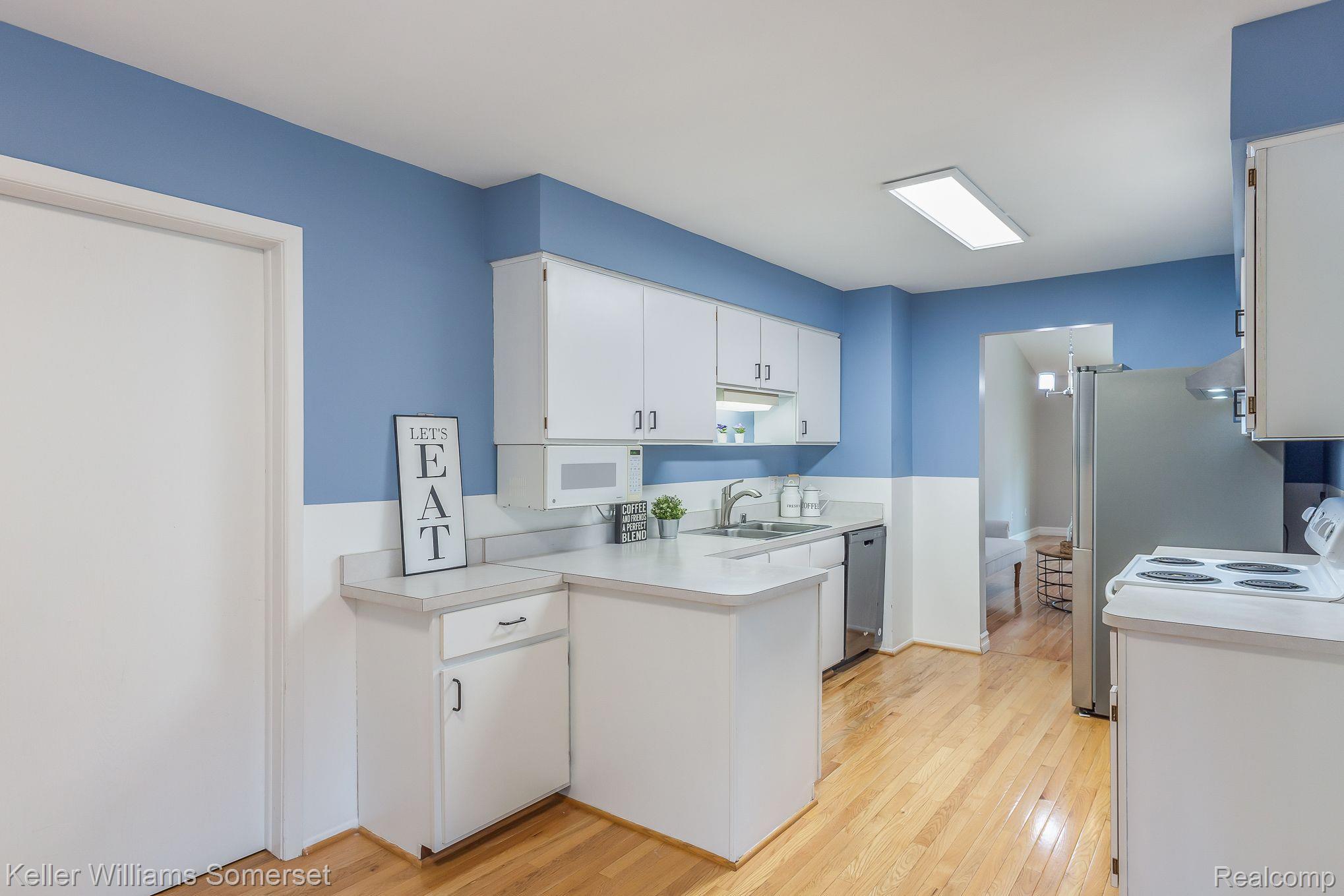 524 Tennyson Rochester, MI 48307 - Photo 7 of 25 Gallery Image 7