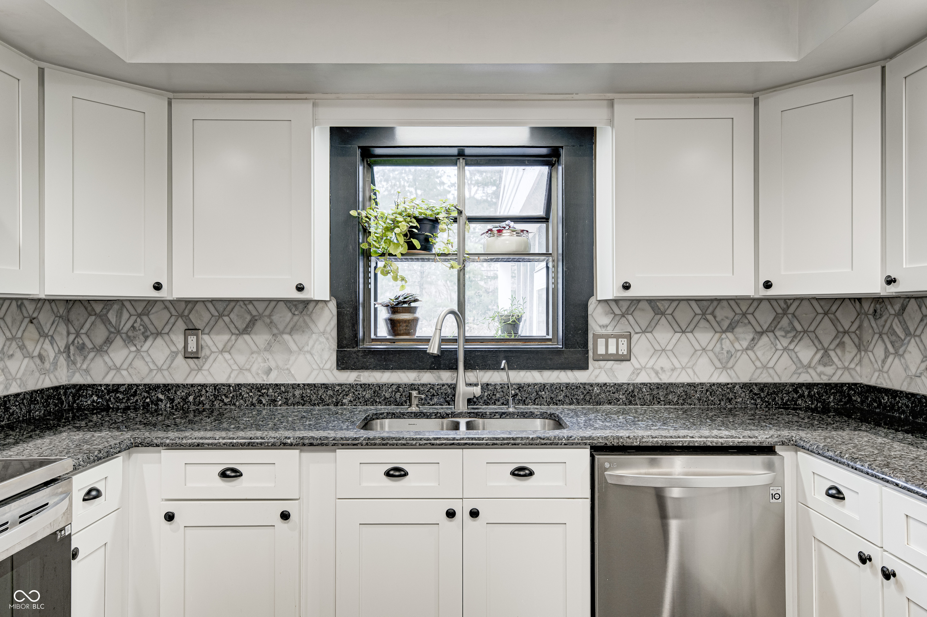 702 Griffin Road Indianapolis, IN 46227 - Photo 12 of 42