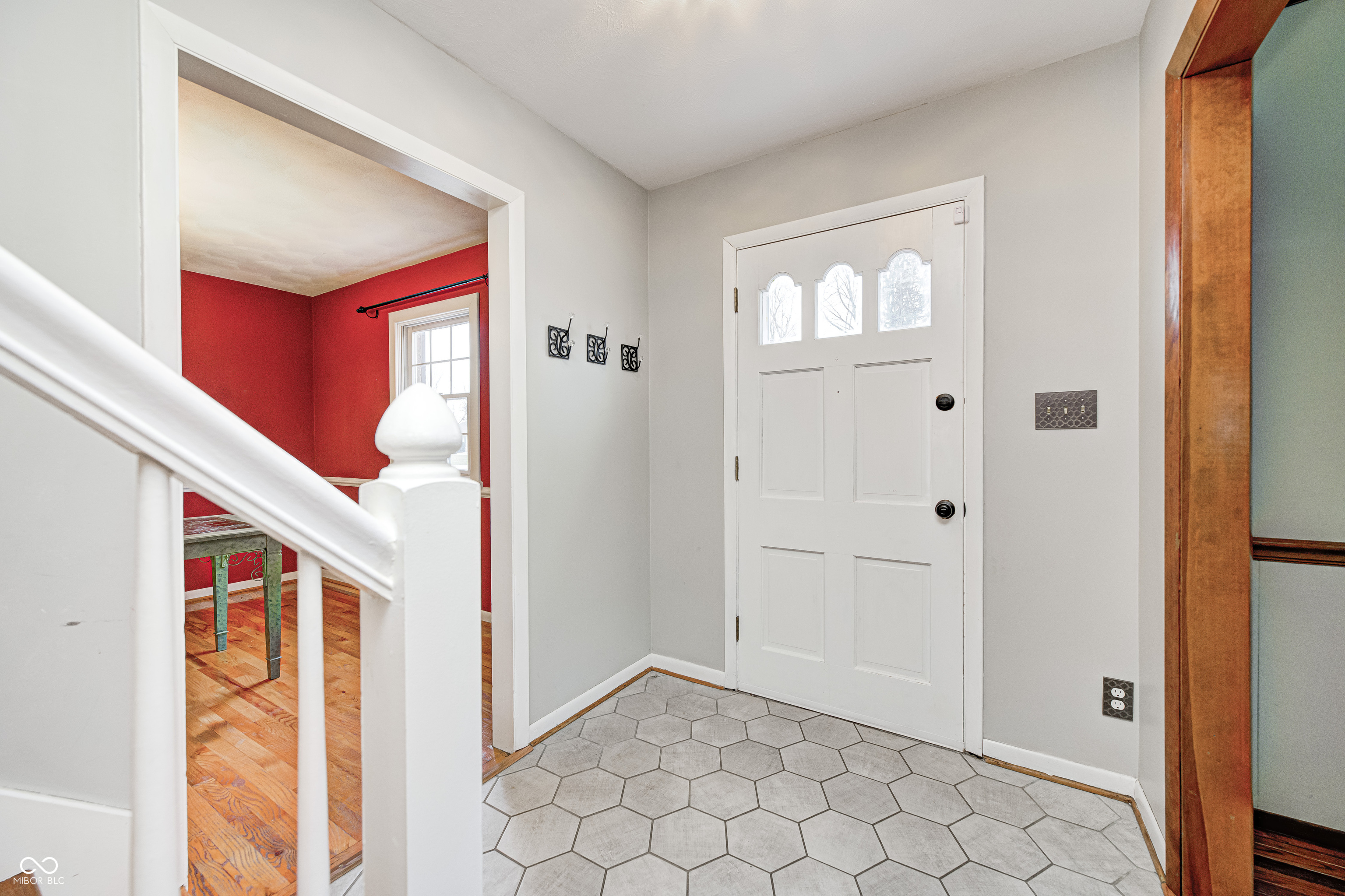 702 Griffin Road Indianapolis, IN 46227 - Photo 2 of 42