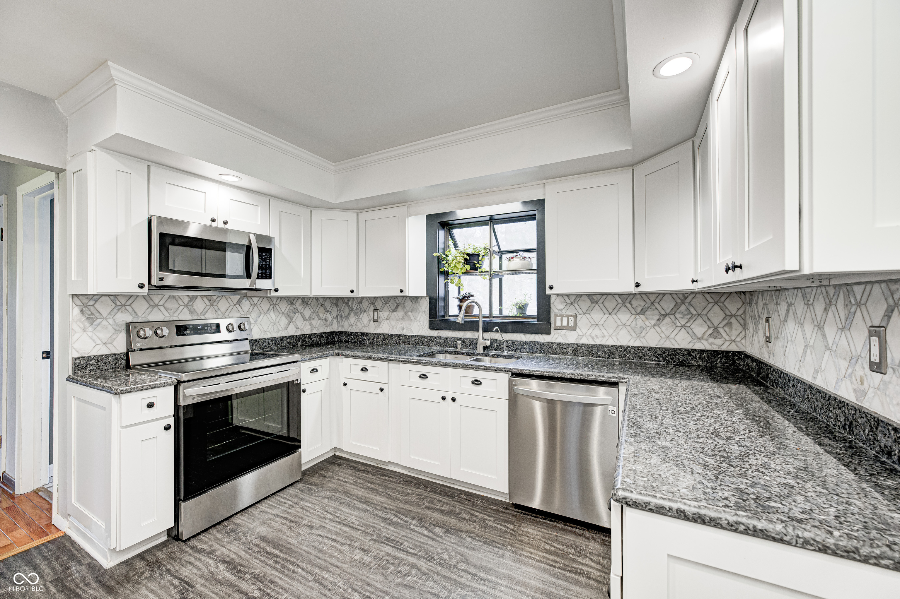 702 Griffin Road Indianapolis, IN 46227 - Photo 9 of 42