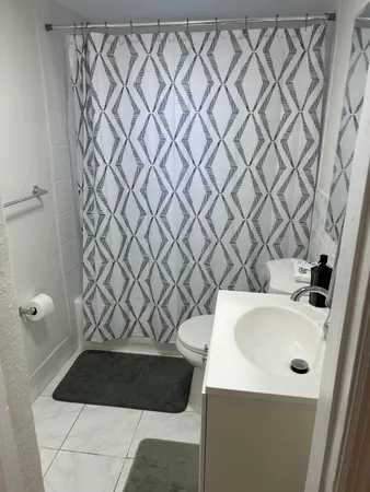 $2,400 | 2055 Northwest 8th Street, Pompano Beach, FL 33069