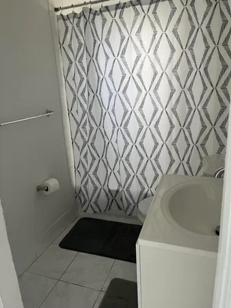 $2,400 | 2055 Northwest 8th Street, Pompano Beach, FL 33069