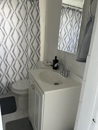 $2,400 | 2055 Northwest 8th Street, Pompano Beach, FL 33069