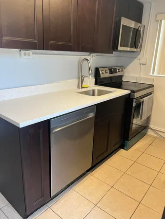 $2,400 | 2055 Northwest 8th Street, Pompano Beach, FL 33069