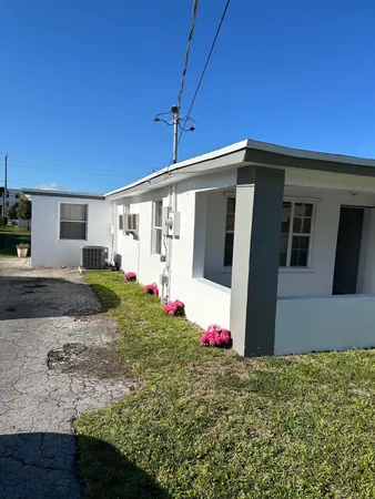 $2,400 | 2055 Northwest 8th Street, Pompano Beach, FL 33069