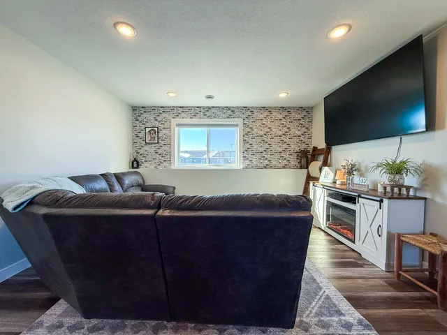 $405,000 | 888 7th Avenue, Wanamingo, MN 55983