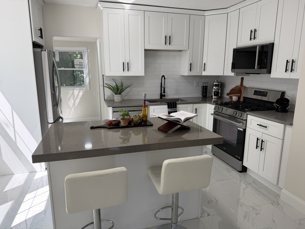 47 Ideal Road Worcester, MA 01604 - Photo 10 of 27